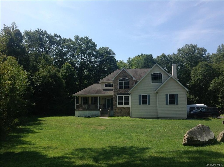 5 Wellington Ct, Wallkill, NY 12589 - photo 1