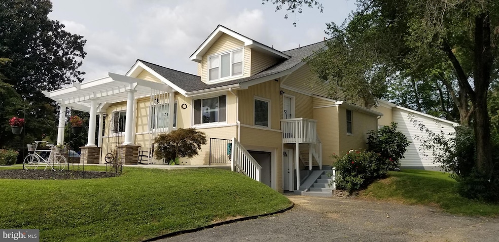 For Rent $1,300/month