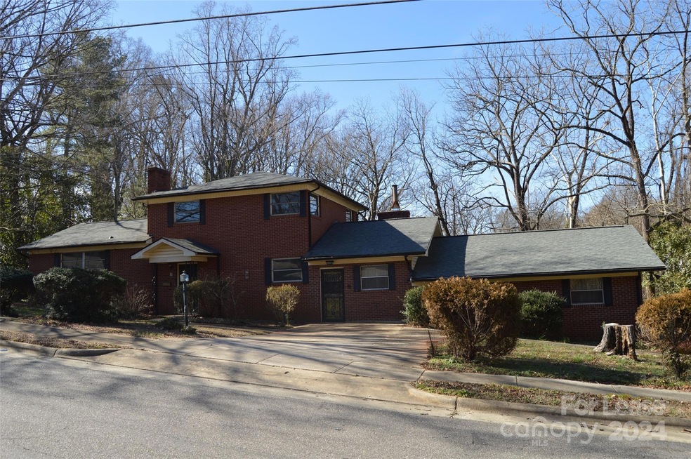 516 S Green St, Statesville, NC 28677 - photo 1