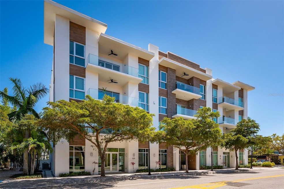 For Sale $1,135,000 • Co-Listing Agent