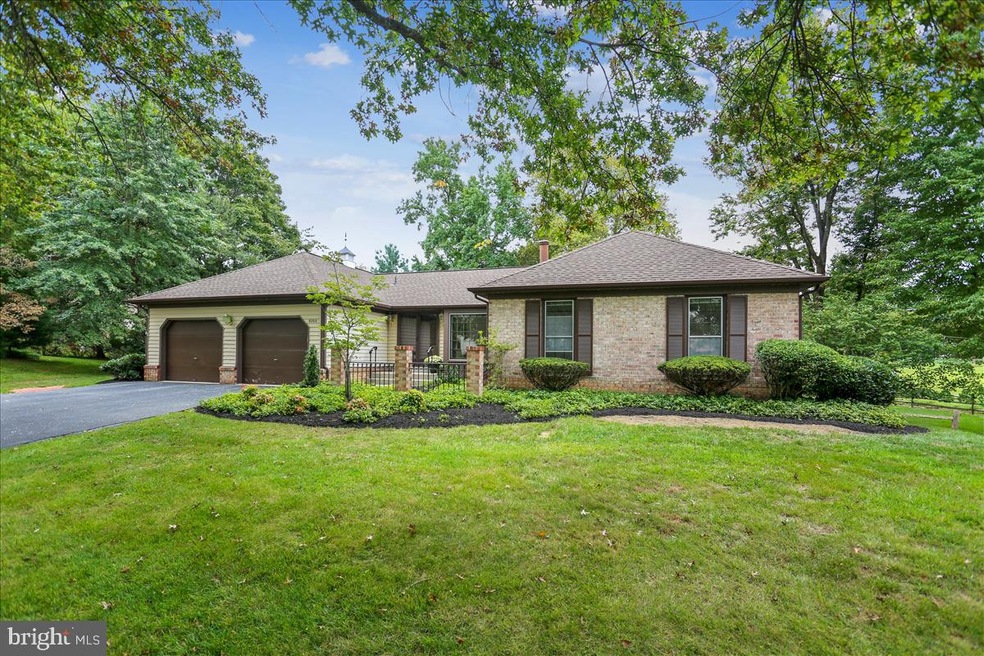 9200 Pavonia Ct, Potomac, MD 20854 - photo 1