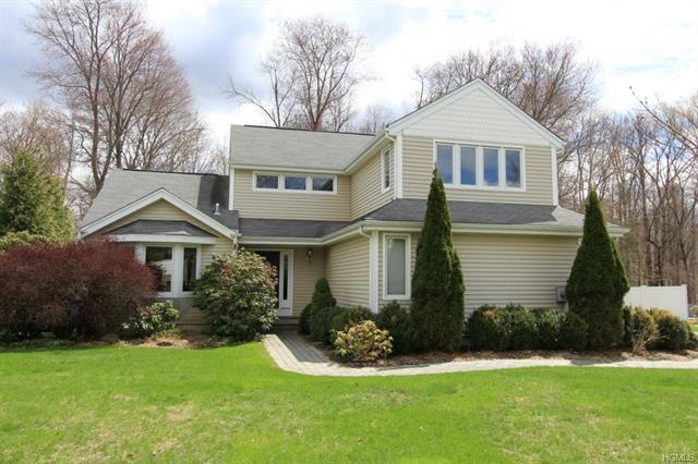 2846 Farm Walk Rd, Yorktown Heights, NY 10598 - photo 1