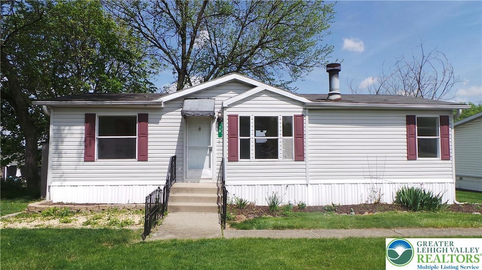 15 Canterbury Ct, Easton, PA 18040 - photo 1