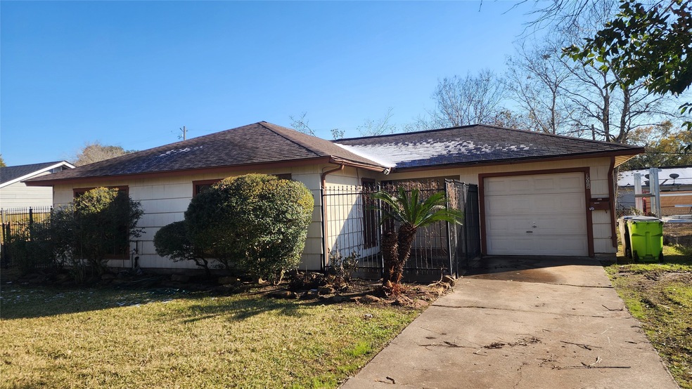 1008 Lindsey Dr, Rosenberg, TX 77471 - photo 1