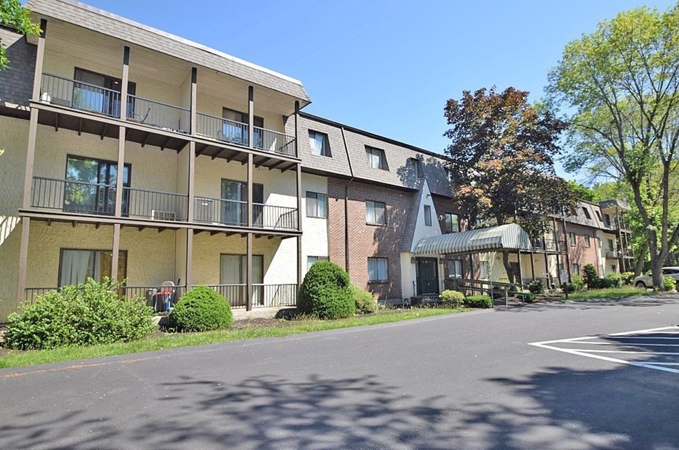 232 Canton St unit 212, Randolph, MA 02368 - photo 1