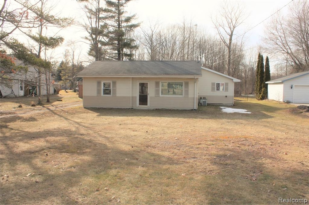 2743 Michigan Rd, Port Huron, MI 48060 - photo 1