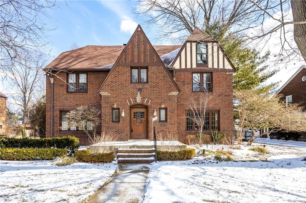 1120 Buckingham Rd, Grosse Pointe Park, MI 48230 - photo 1