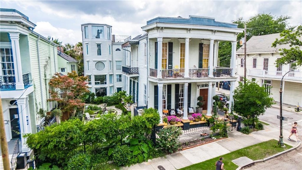 1860 double galleried Greek Revival-2nd floor