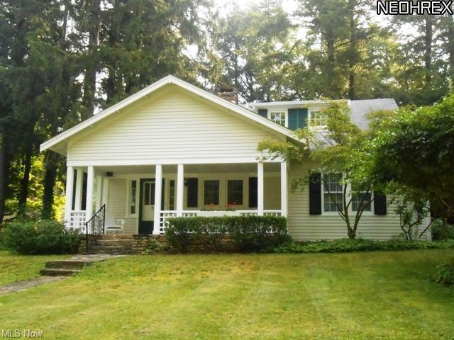 CHARM! CHARM! CHARM!  1651 Epping Rd - Gates Mills