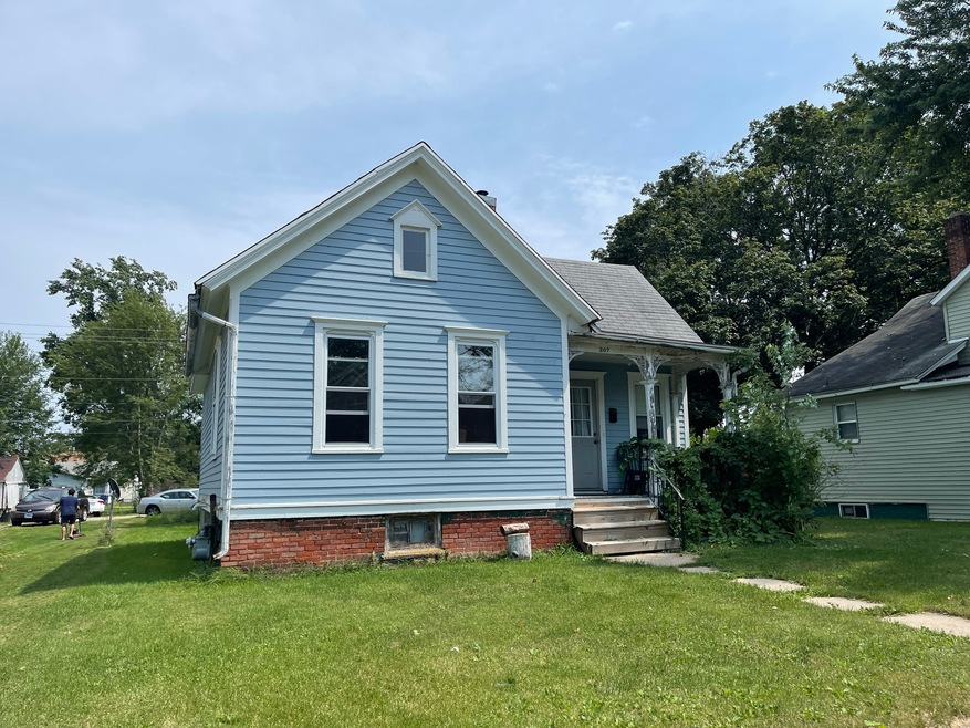 207 N 1st St, Princeton, IL 61356 - photo 1