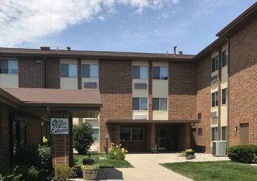 Longfellow Plaza Affordable Senior Community, Anderson, IN 46016 - photo 1