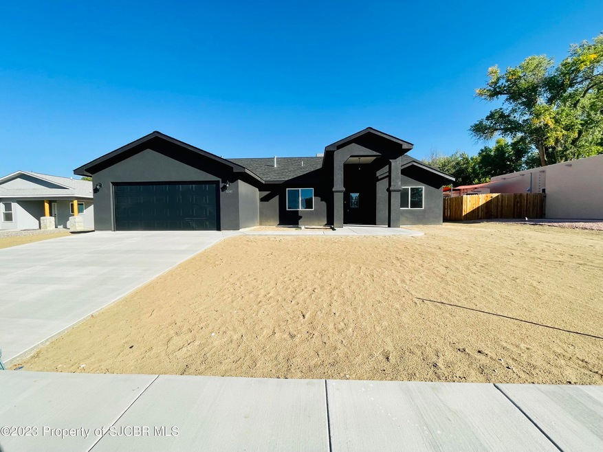 1041 Valley View Dr, Bloomfield, NM 87413 - photo 1