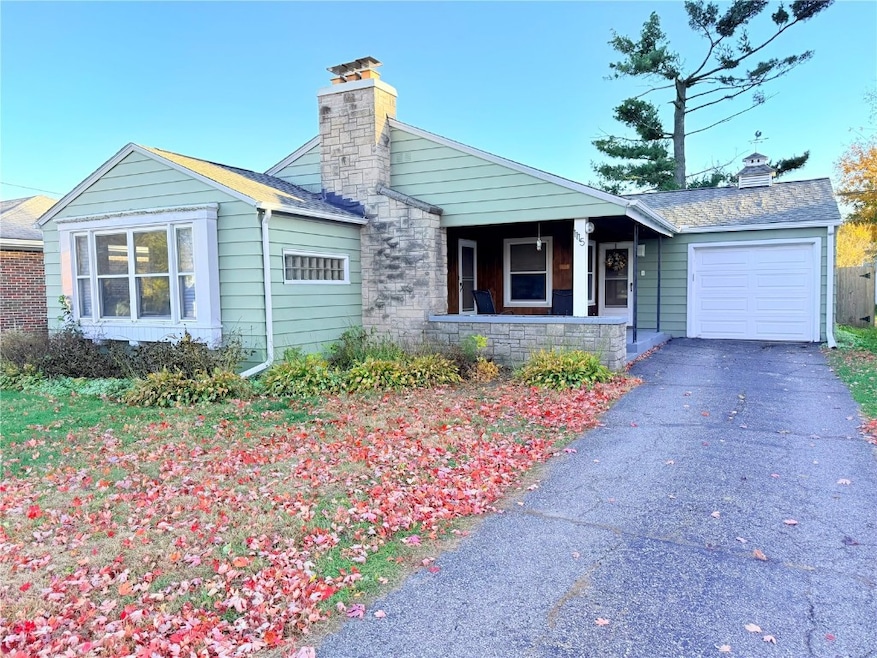 1115 27th St NE, Cedar Rapids, IA 52402 - photo 1