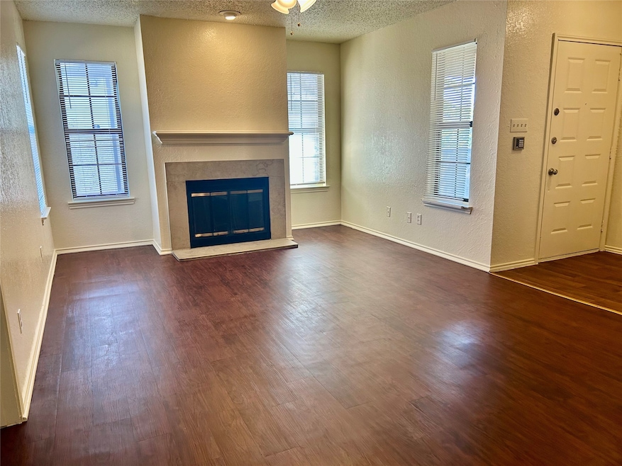 409 Crest Line Dr, Arlington, TX 76012 - photo 1