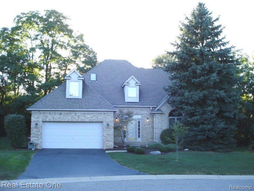Gorgeous Private Wooded Setting