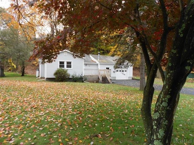 35 Sherwood Rd, Cortlandt Manor, NY 10567 - photo 1