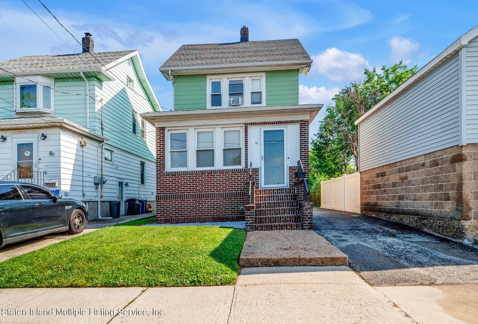 81 Murdock Pl
