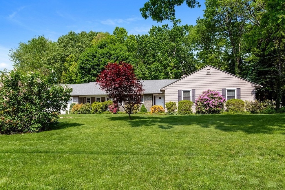 88 Ridge Rd, Longmeadow, MA 01106 - photo 1