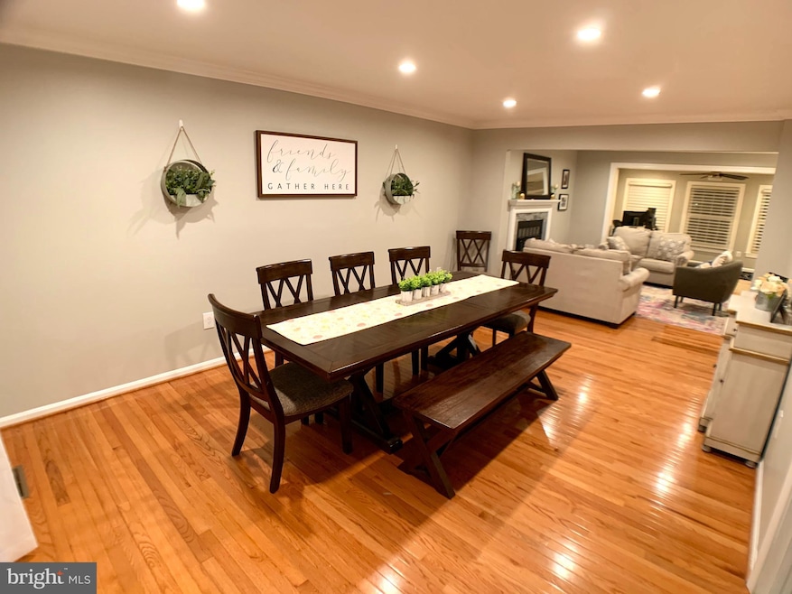 7807 Hooes Rd, Springfield, VA 22152 - photo 1