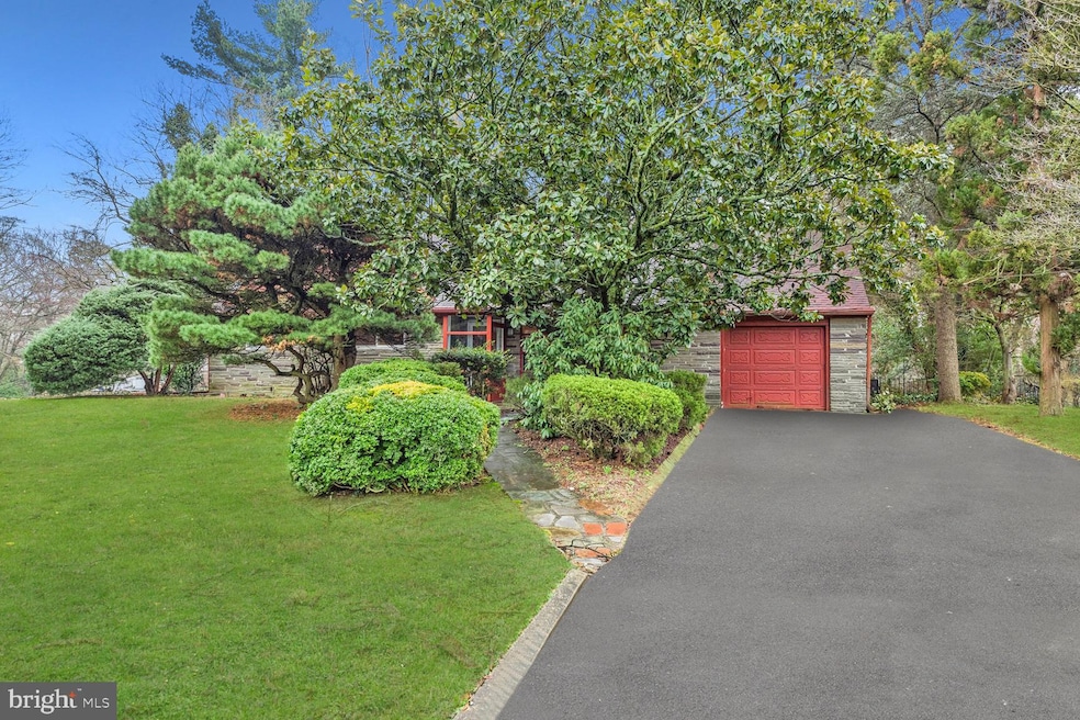 606 Beacon St, Moorestown, NJ 08057 - photo 1