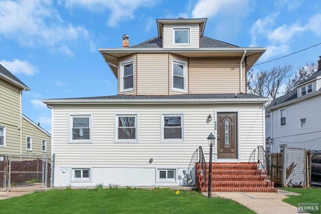 134 W Gibbons St, Linden, NJ 07036 - photo 1