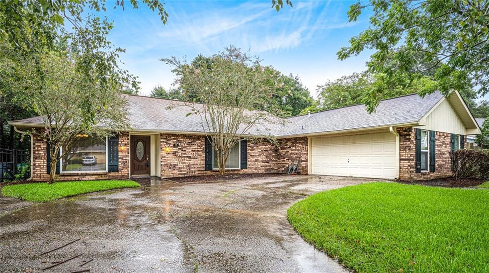 Beautiful home in Cross Gates that welcomes you.
