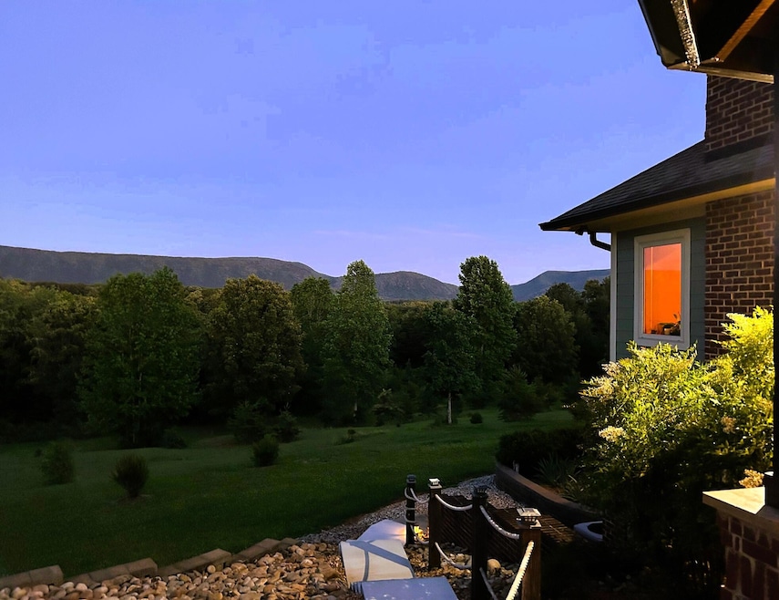Pending $875,000 • Co-Listing Agent