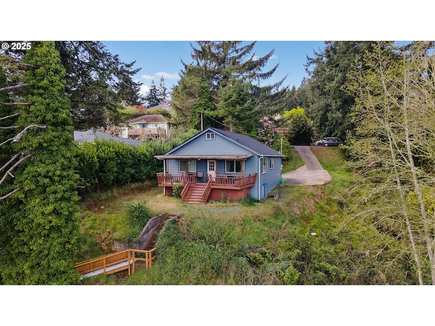 831 S 11th St, Coos Bay, OR 97420 - photo 1