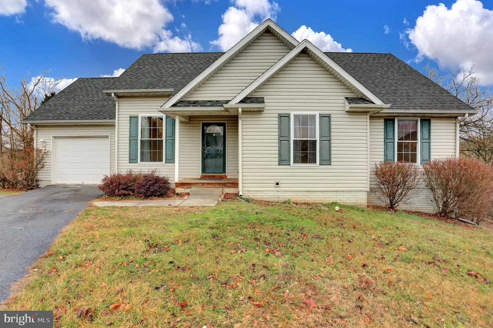 180 Mercedes Dr, Martinsburg, WV 25404 - photo 1