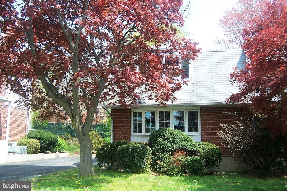 1573 Parklane Rd, Swarthmore, PA 19081 - photo 1