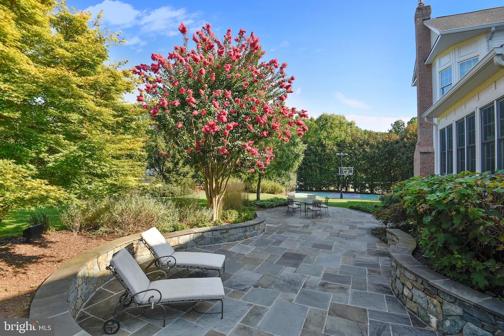 3358 V Ln, Oakton, VA 22124 - photo 1