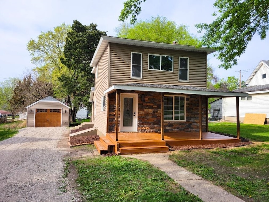 310 Thomas St, Sioux Rapids, IA 50585 - photo 1