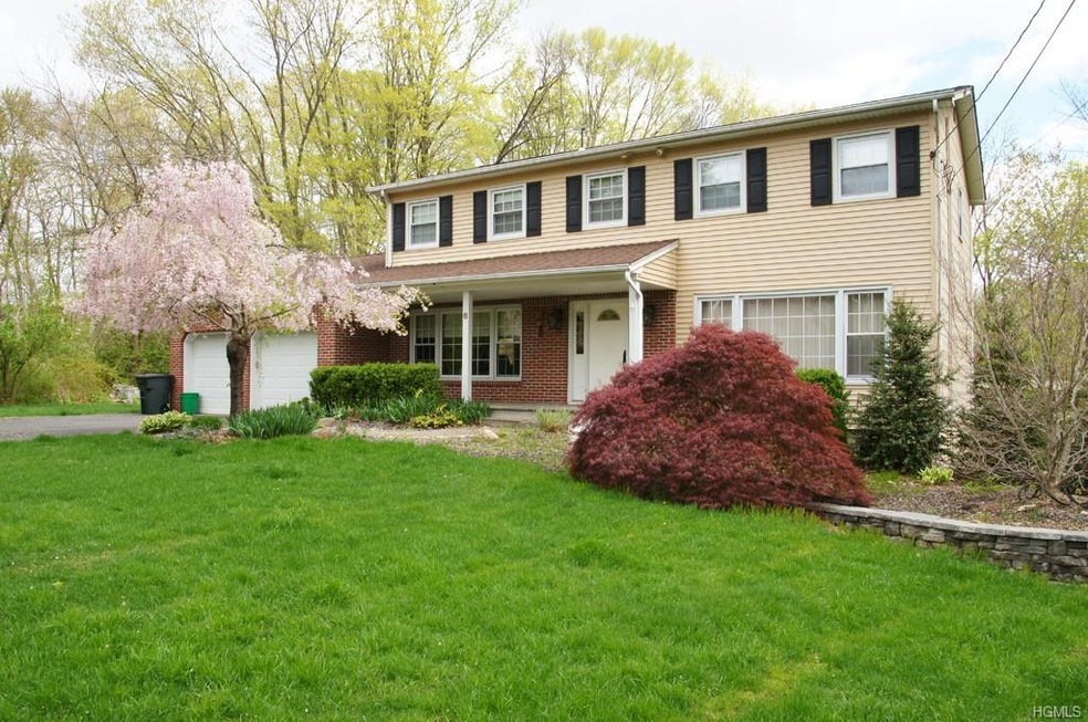 6 Astri Ct, Suffern, NY 10901 - photo 1