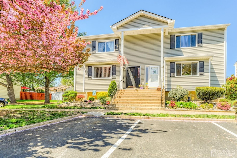 70 Davids Ct, Dayton, NJ 08810 - photo 1