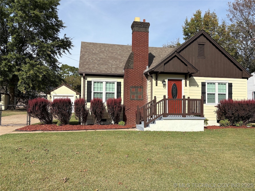 2618 Columbus St, Muskogee, OK 74401 - photo 1