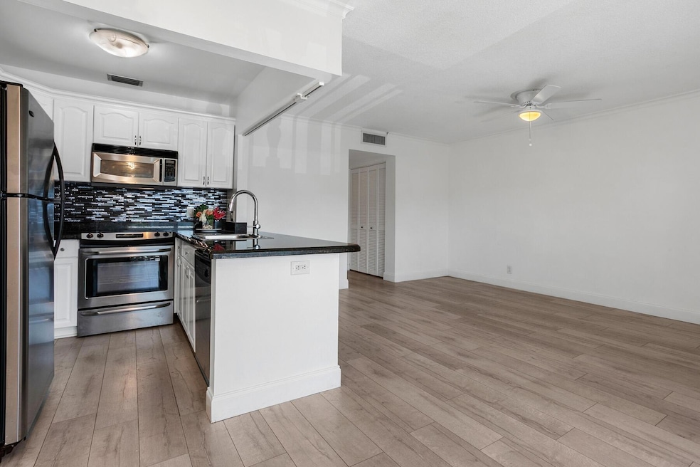 4201 S Ocean Blvd unit J4, Palm Beach, FL 33480 - photo 1