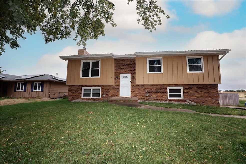 1102 31st St, Perry, IA 50220 - photo 1