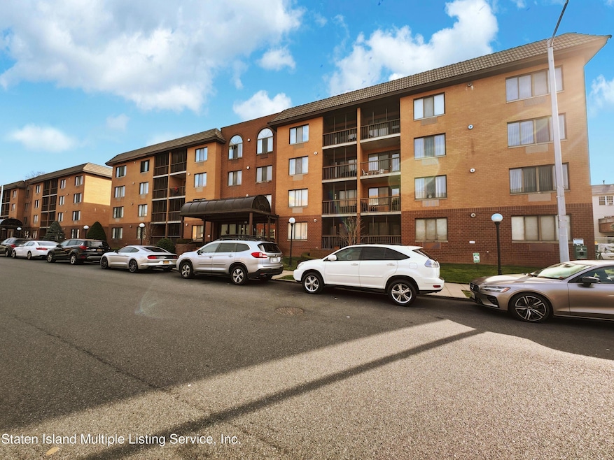 Chestnut Hill at Essex Park unit 1D, Staten Island, NY 10314 - photo 1