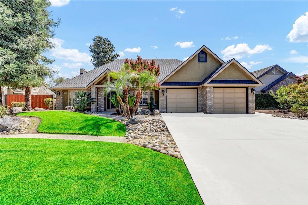 For Sale $665,000 • Co-Listing Agent