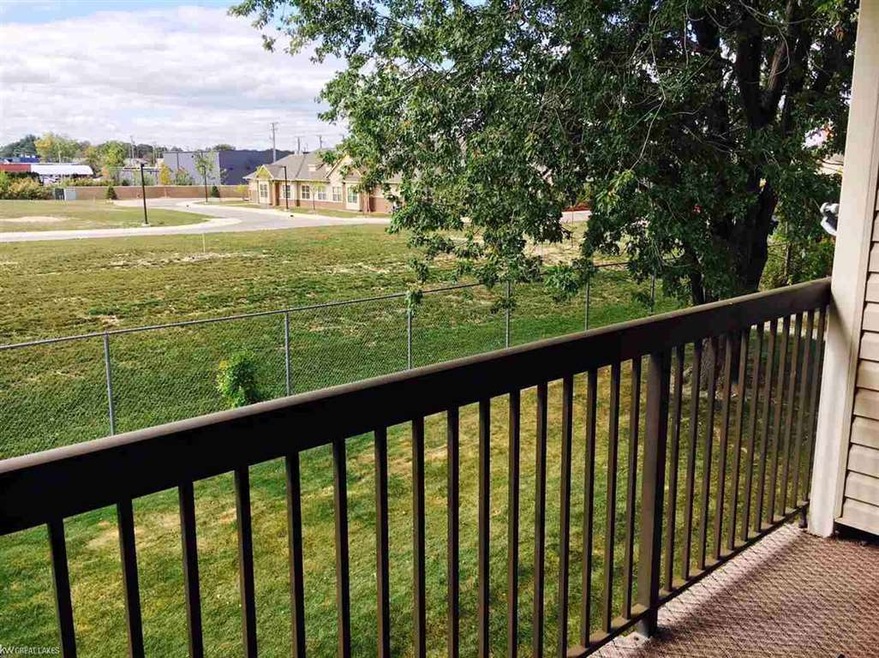 30563 Hidden Pines Ln unit 92, Roseville, MI 48066 - photo 1