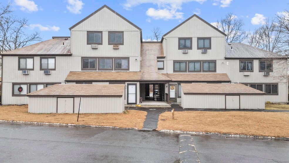 10 Pineview Dr unit C, Branford, CT 06405 - photo 1