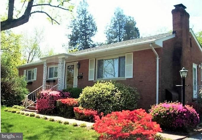 6400 Pickett St, Alexandria, VA 22306 - photo 1