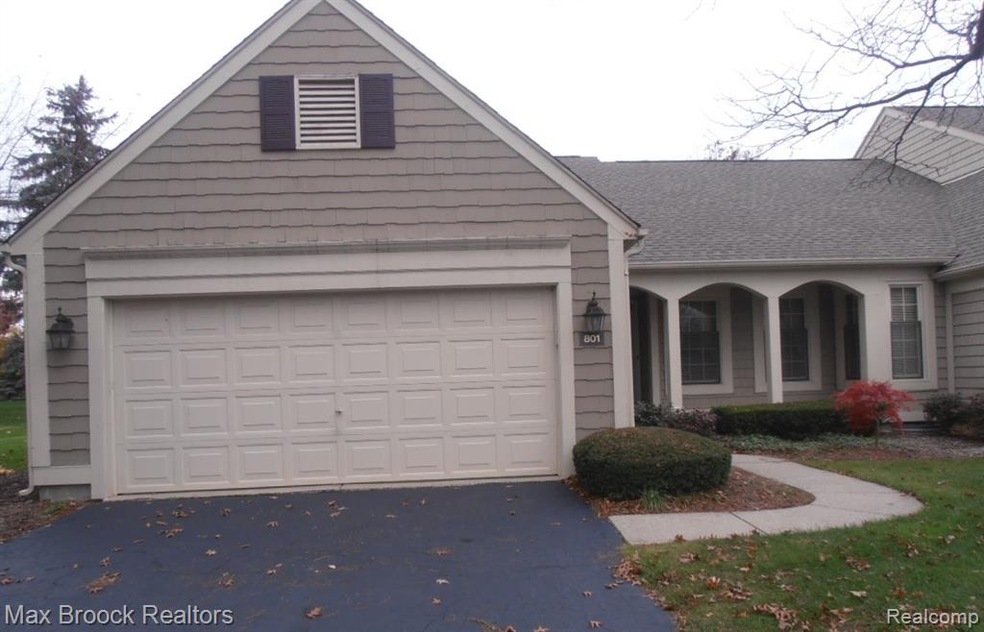 801 Edgemont Run unit 129, Bloomfield Hills, MI 48304 - photo 1