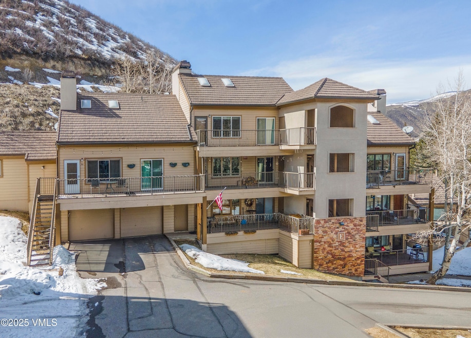 River-Oaks-E-302-MLS_01