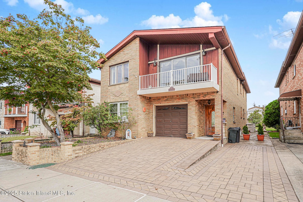 Pending $1,295,000 • Co-Listing Agent