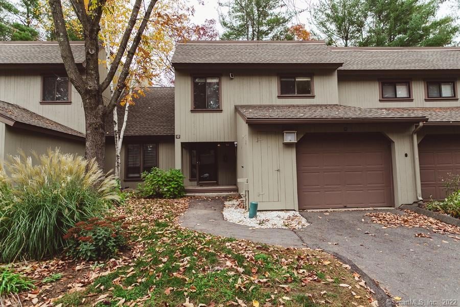 12 Applewood Ln unit 12, Avon, CT 06001 - photo 1