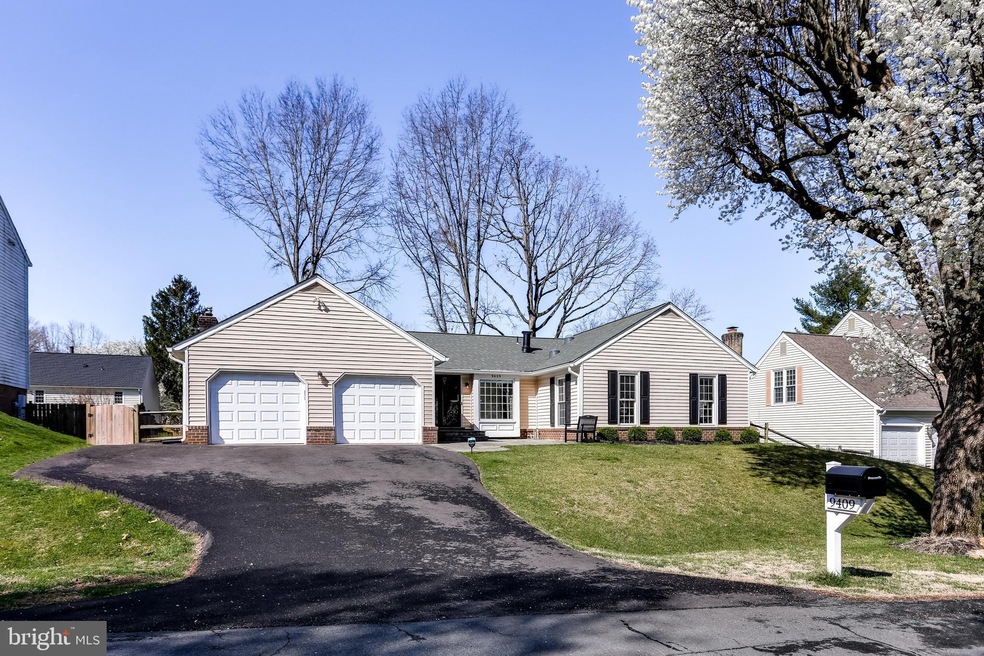 9409 Copenhaver Dr, Potomac, MD 20854 - photo 1