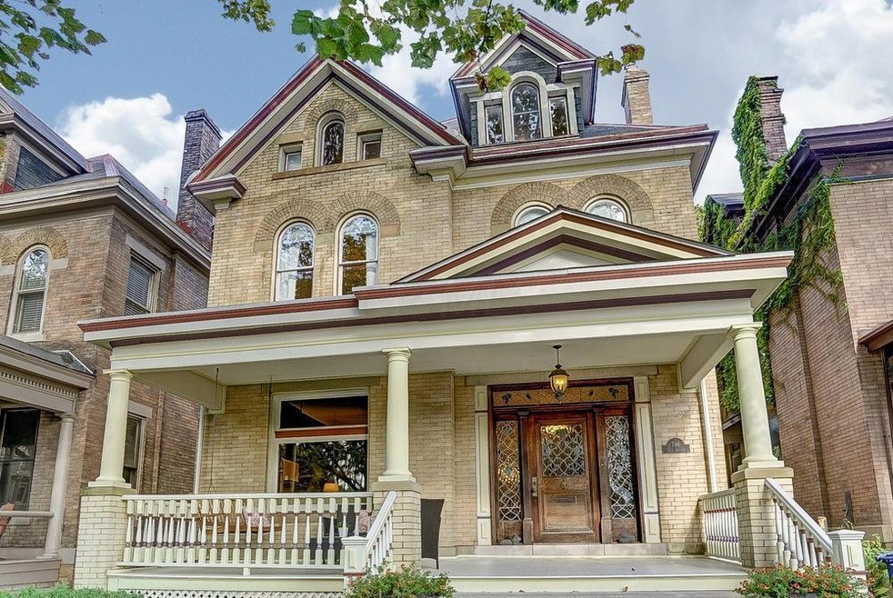 Welcome home to 796 Neil Ave!