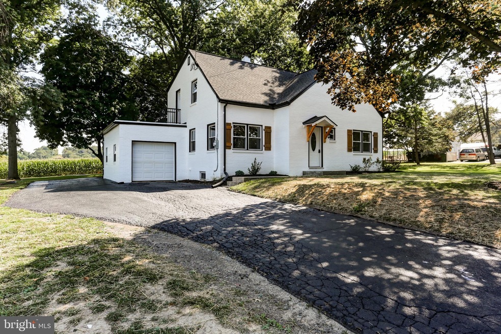 3920 Locust Grove Rd, Columbia, PA 17512 - photo 1