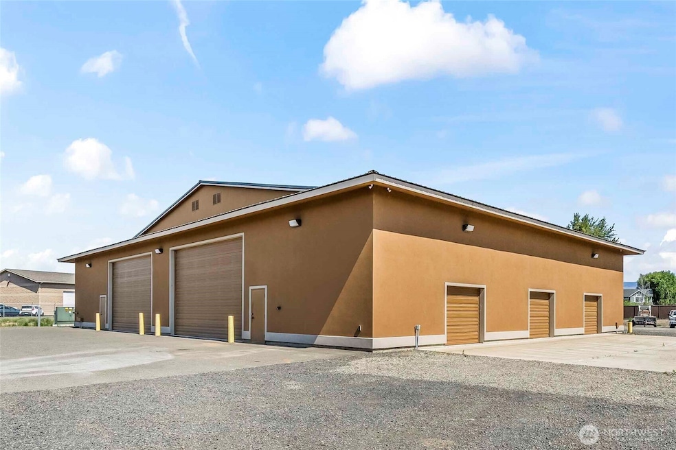 For Rent $4,272/month